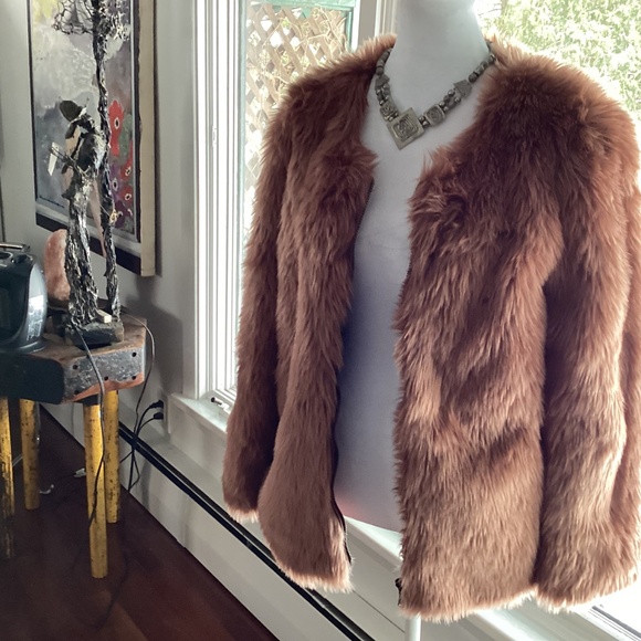 NWT forever 21 faux fur jacket BRONZE. FLUFFY MEDIUM. - Picture 13 of 14